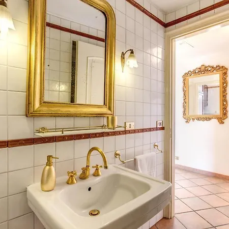 Corso Vittorio 315 With Balcony * Roma